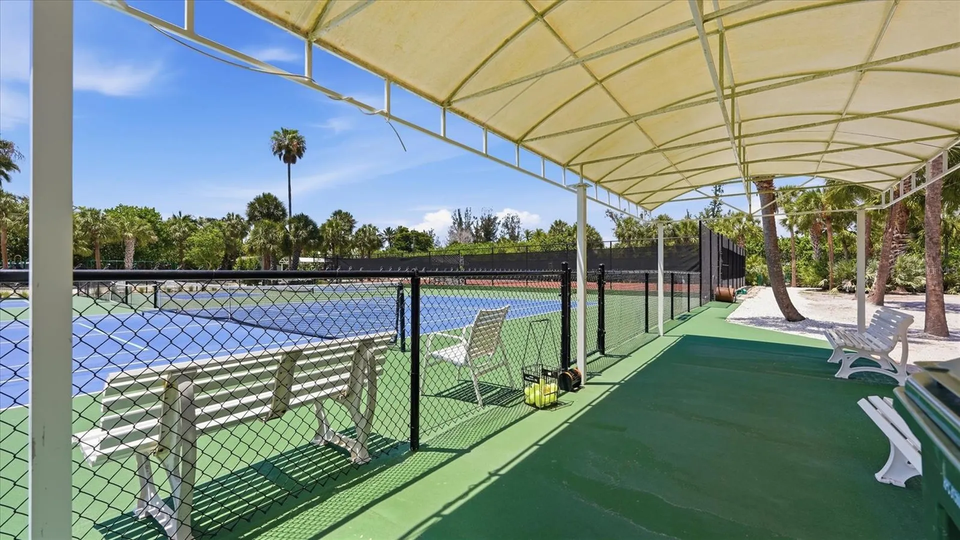 7723 Sanderling Road Sarasota FL 34242