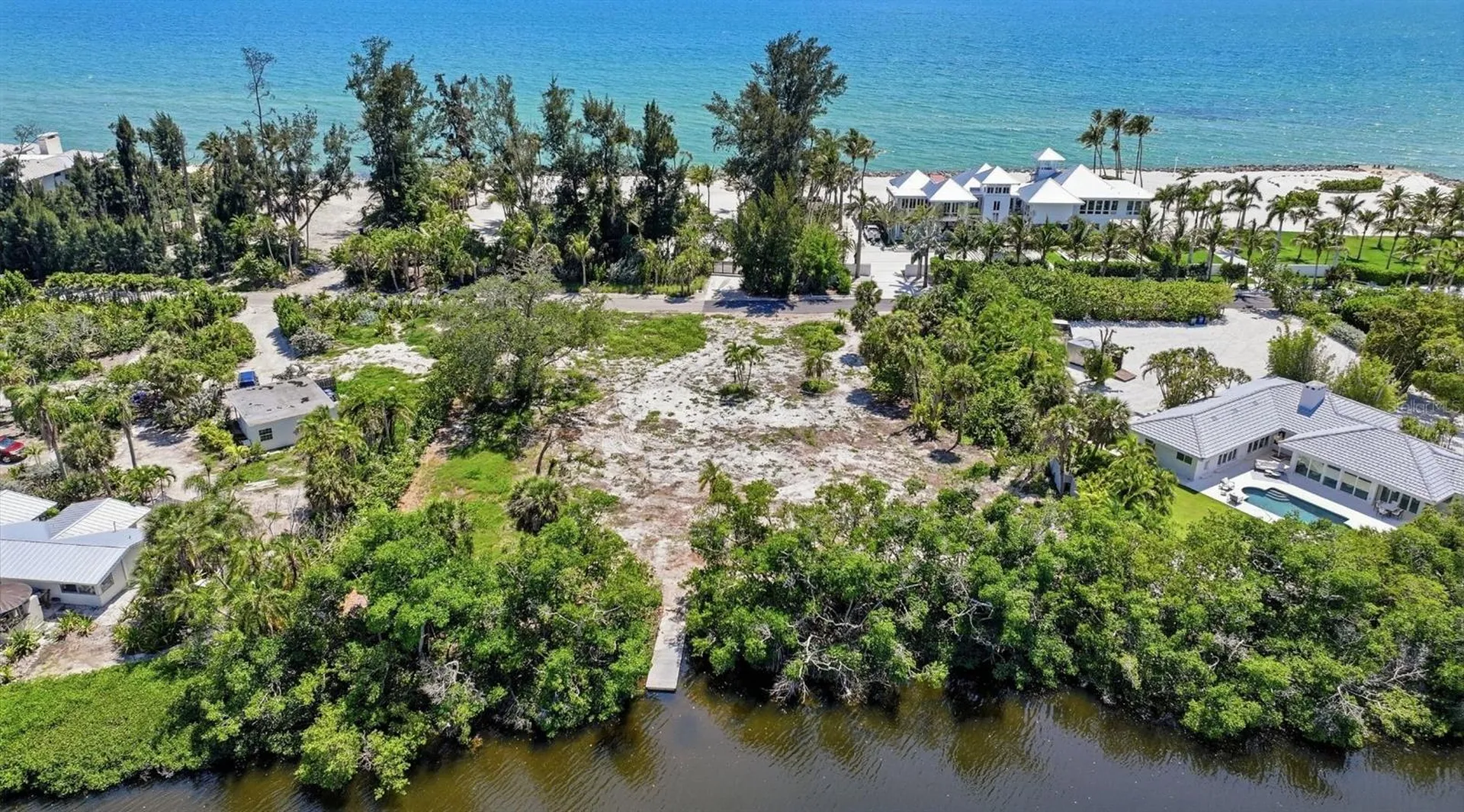 7723 Sanderling Road Sarasota FL 34242