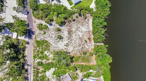 7723 Sanderling Road Sarasota FL 34242