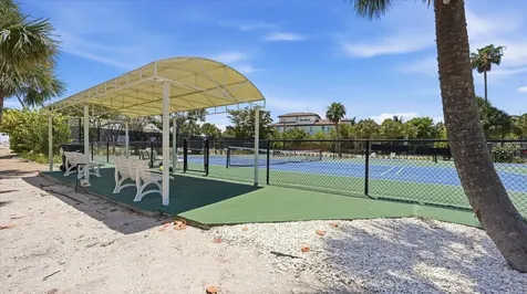 7723 Sanderling Road Sarasota FL 34242