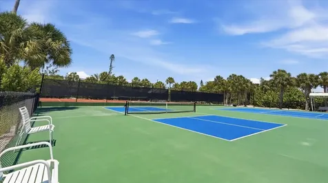 7723 Sanderling Road Sarasota FL 34242