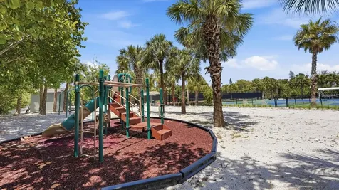 7723 Sanderling Road Sarasota FL 34242