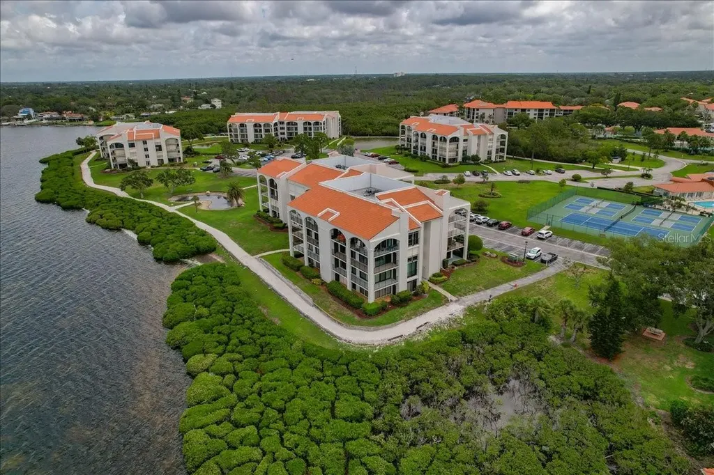 401 Mariner Drive Tarpon Springs FL 34689