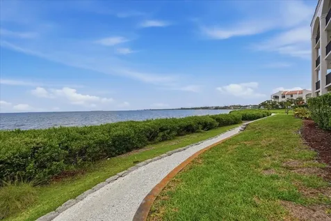 401 Mariner Drive Tarpon Springs FL 34689