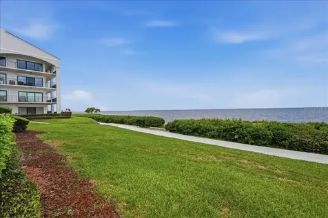 401 Mariner Drive Tarpon Springs FL 34689