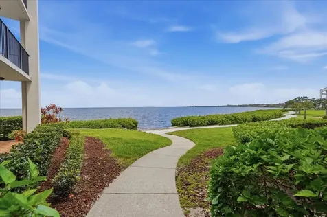 401 Mariner Drive Tarpon Springs FL 34689