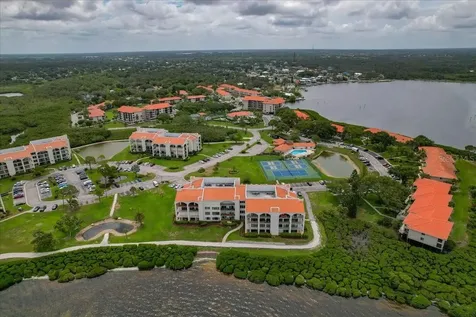 401 Mariner Drive Tarpon Springs FL 34689