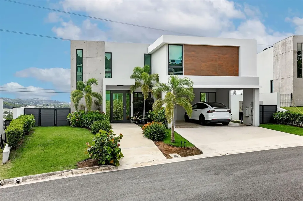 111 Granate Guaynabo PR 00971