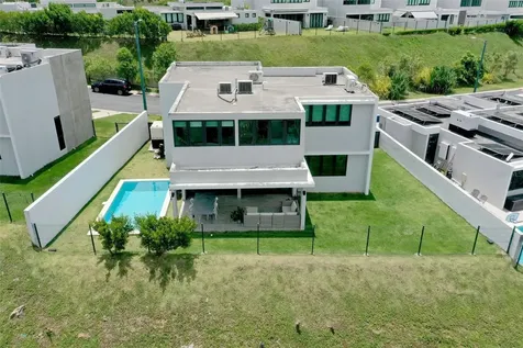 111 Granate Guaynabo PR 00971