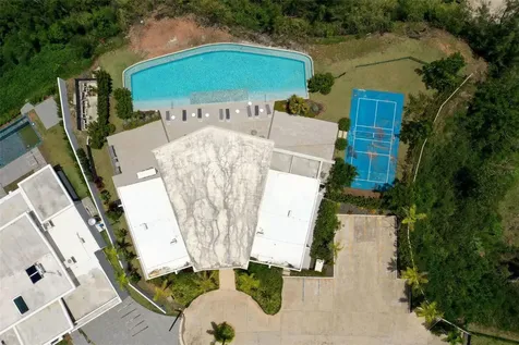111 Granate Guaynabo PR 00971