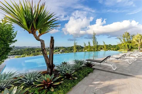 111 Granate Guaynabo PR 00971
