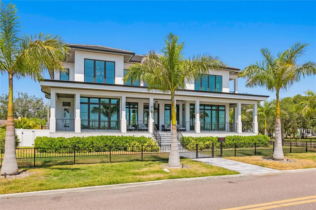 2926 Coffee Pot Boulevard NE St Petersburg FL 33704
