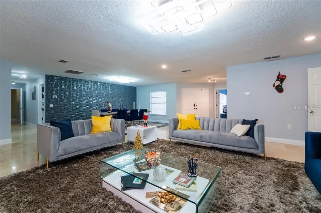 4627 Woodlot Court Orlando FL 32835