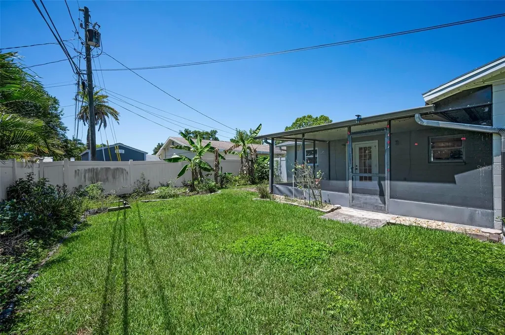 9083 Briarwood Drive Seminole FL 33772