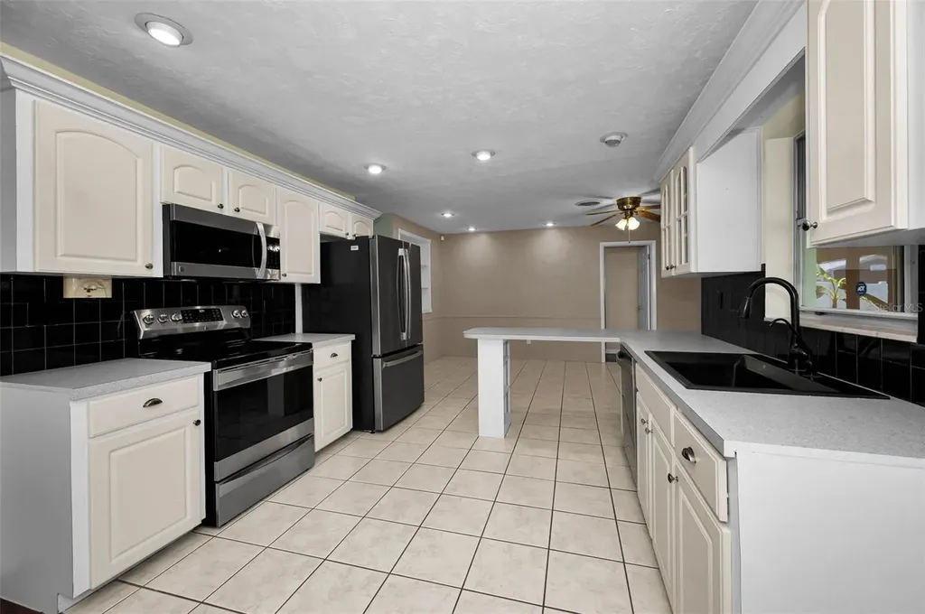 9083 Briarwood Drive Seminole FL 33772