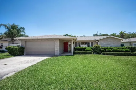 9083 Briarwood Drive Seminole FL 33772