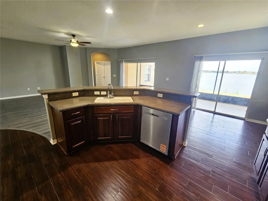 1824 Mira Lago Circle Ruskin FL 33570