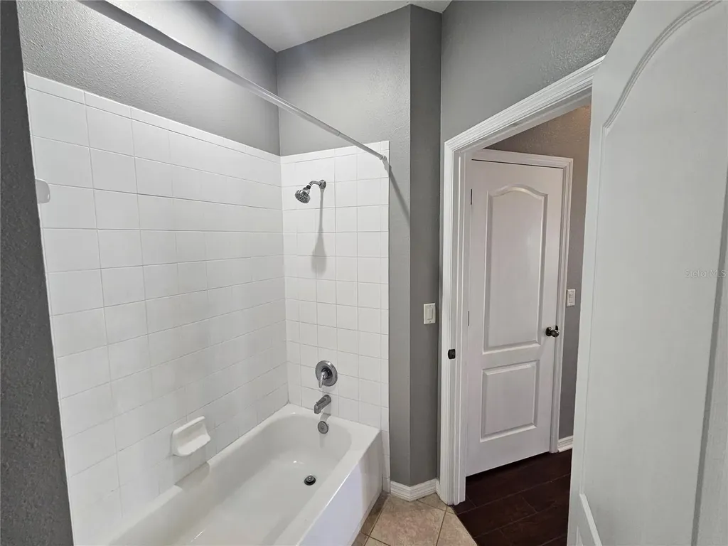 1824 Mira Lago Circle Ruskin FL 33570