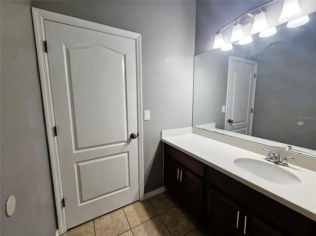 1824 Mira Lago Circle Ruskin FL 33570