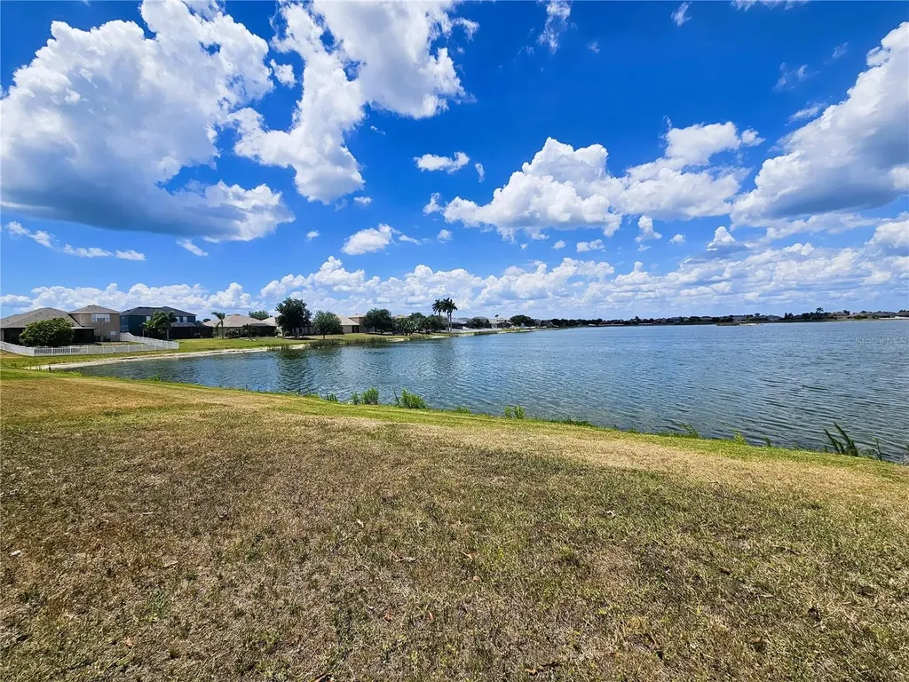 1824 Mira Lago Circle Ruskin FL 33570
