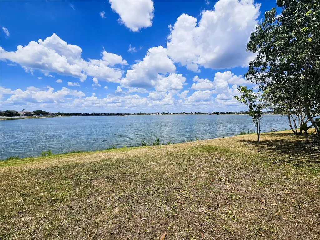 1824 Mira Lago Circle Ruskin FL 33570