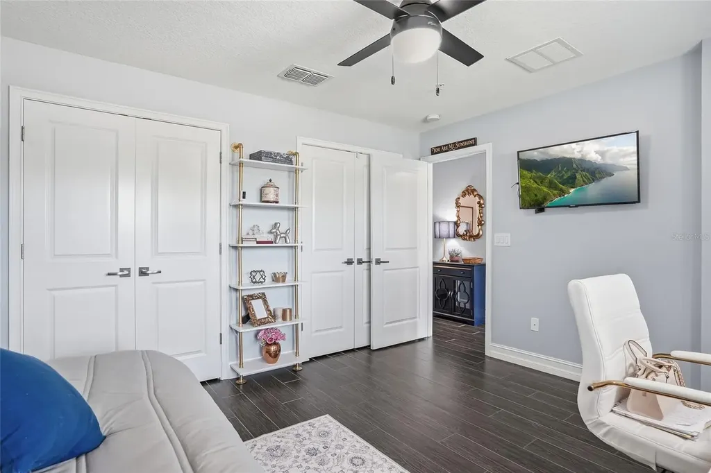 4931 W Paul Avenue Tampa FL 33611