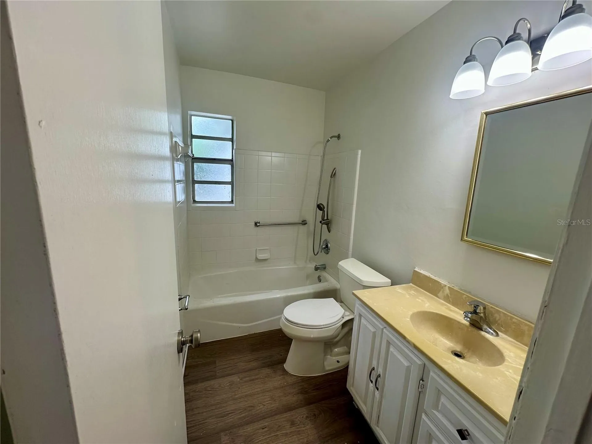 2146 Aaron Avenue Orlando FL 32811