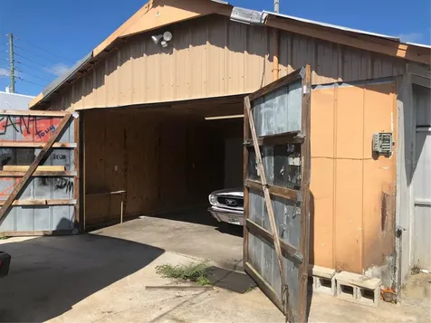 712 N Ridgewood Drive Sebring FL 33870