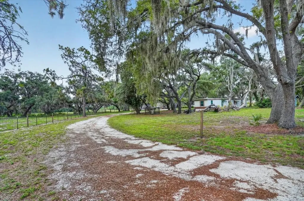7505 274th Street E Myakka City FL 34251