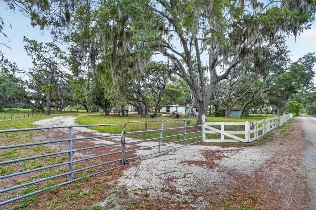 7505 274th Street E Myakka City FL 34251