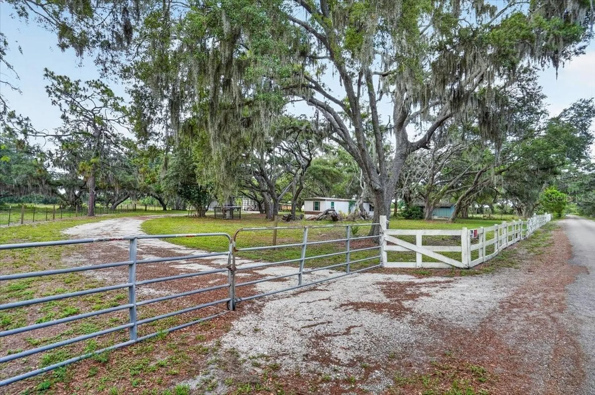 7505 274th Street E Myakka City FL 34251