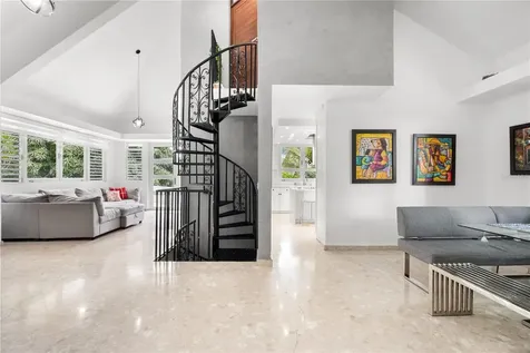 19 Calle "e" Guaynabo PR 00971