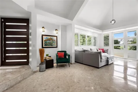 19 Calle "e" Guaynabo PR 00971