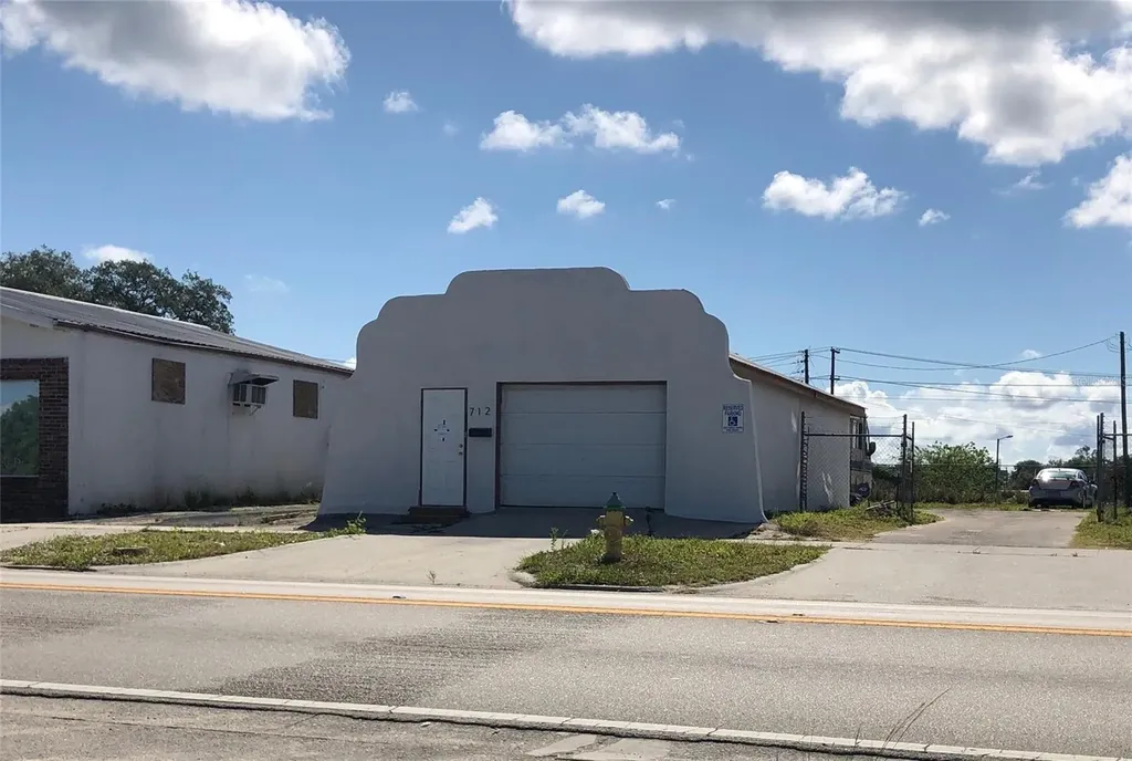 712 N Ridgewood Drive Sebring FL 33870