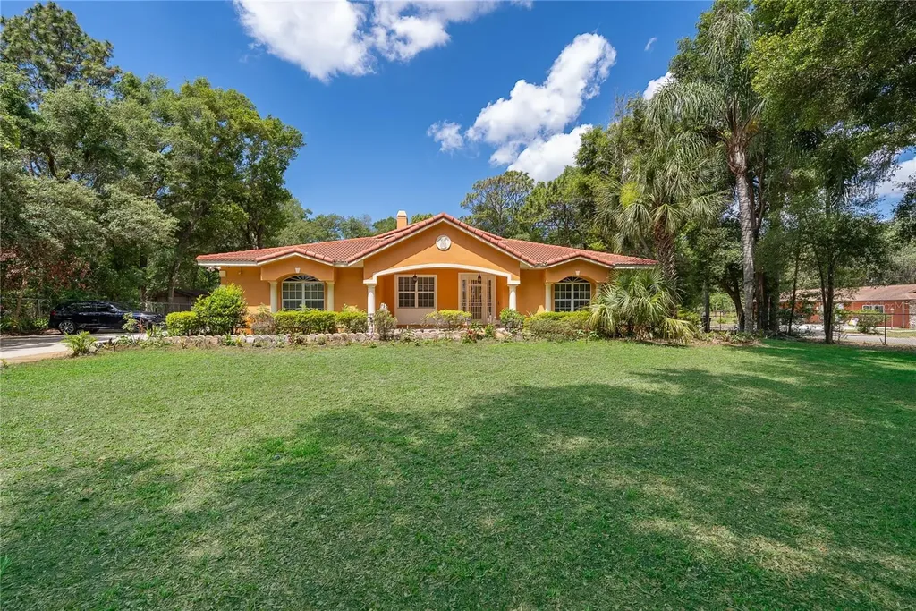 5948 Lakeville Road Orlando FL 32818