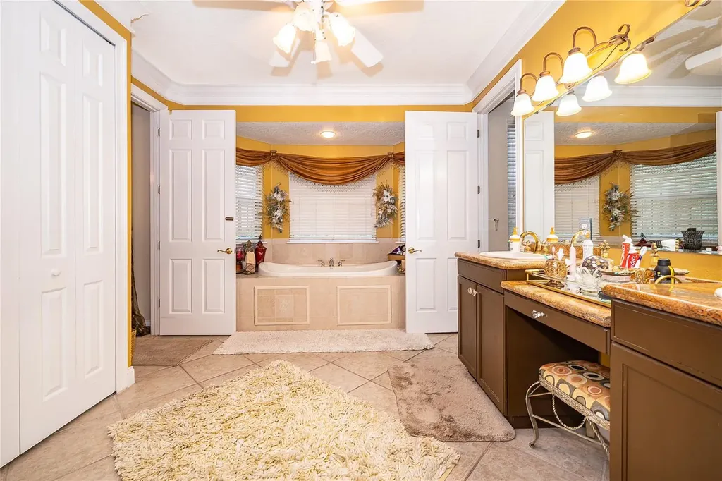 5948 Lakeville Road Orlando FL 32818