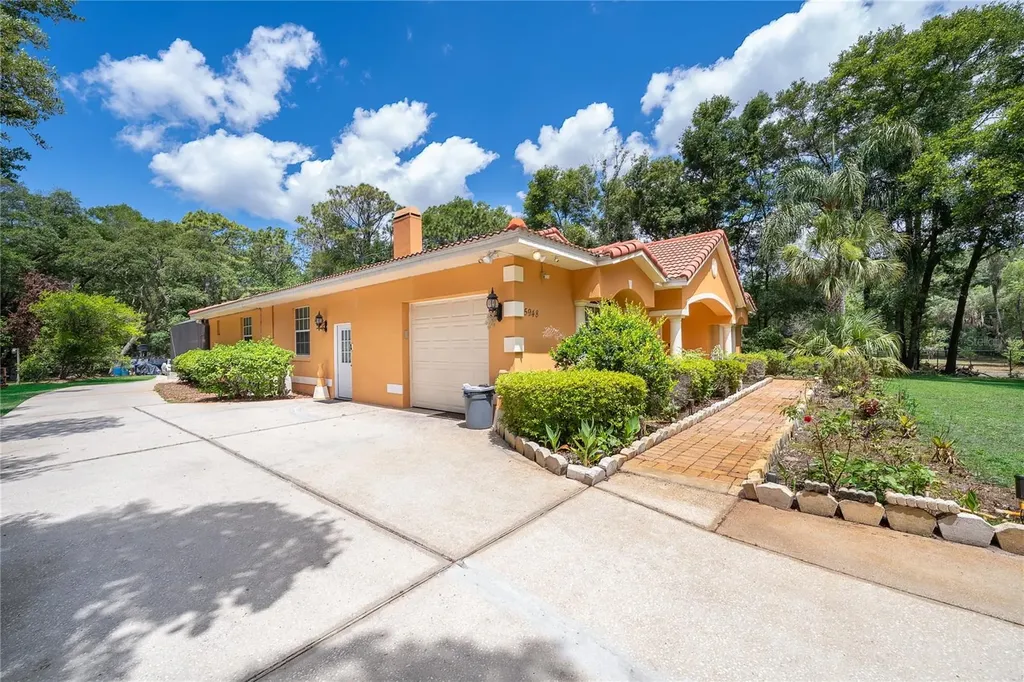 5948 Lakeville Road Orlando FL 32818
