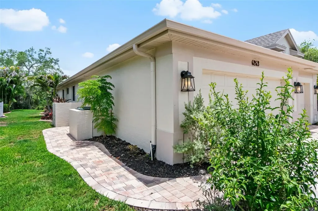 6263 Aventura Drive Sarasota FL 34241