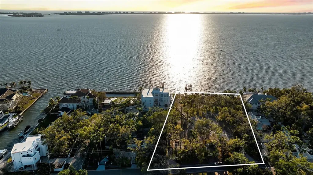 2046 Alameda Avenue Sarasota FL 34234