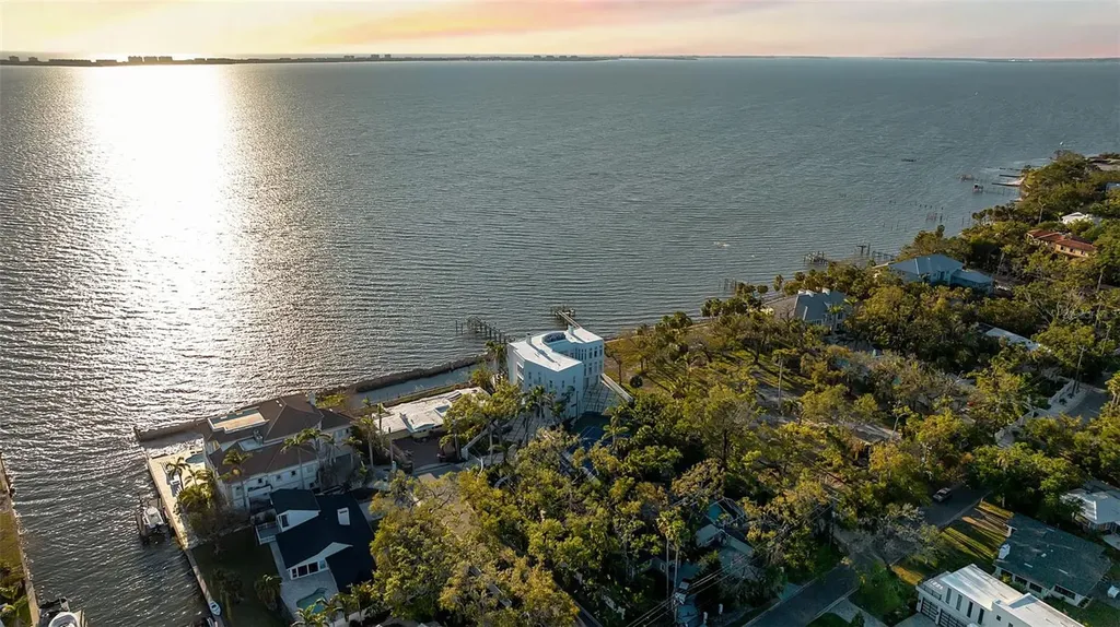 2046 Alameda Avenue Sarasota FL 34234