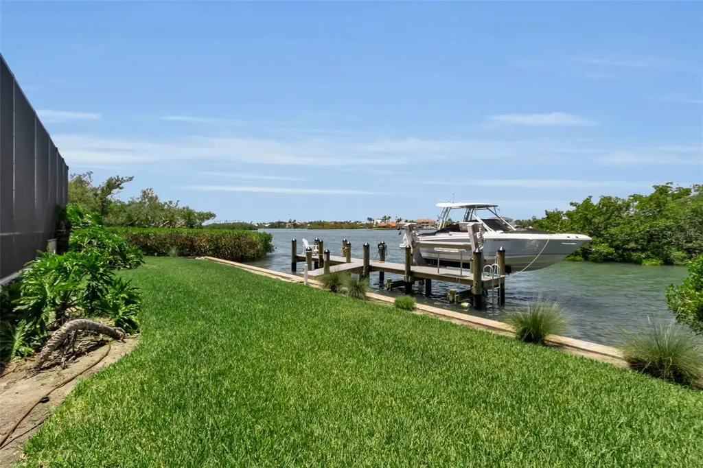 612 Laurel Road W Nokomis FL 34275