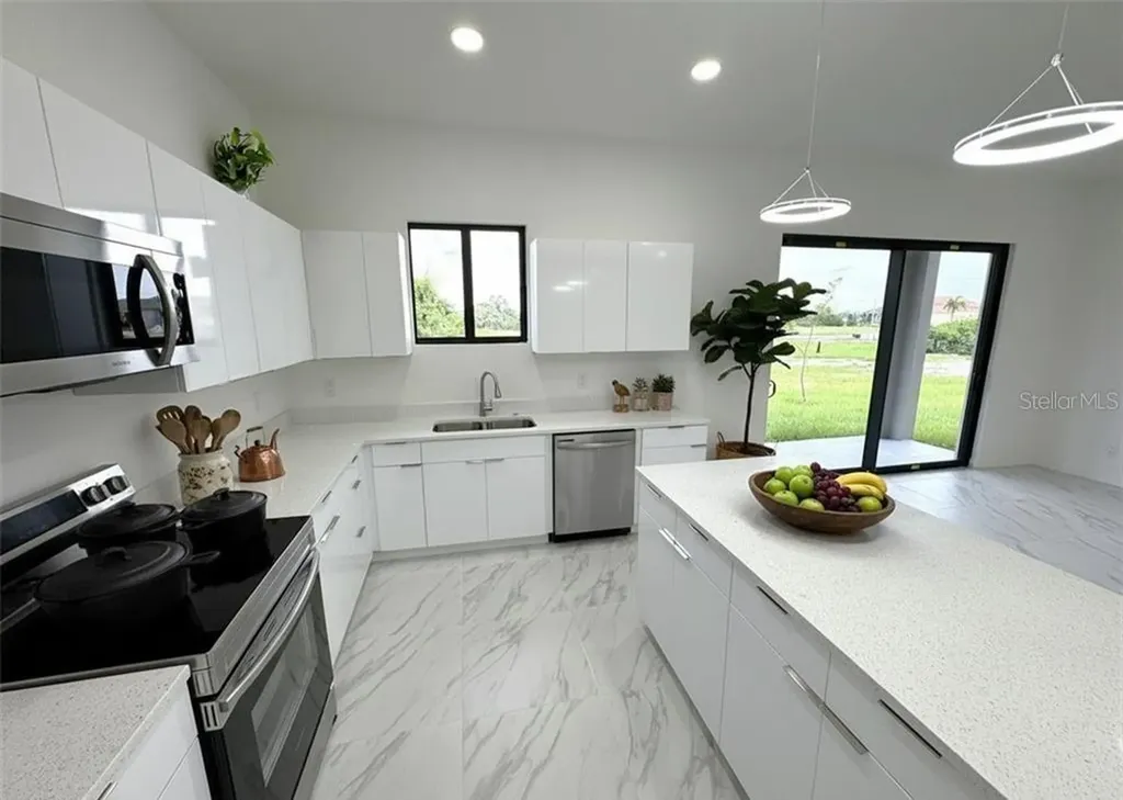 1247 Kismet Parkway W Cape Coral FL 33993