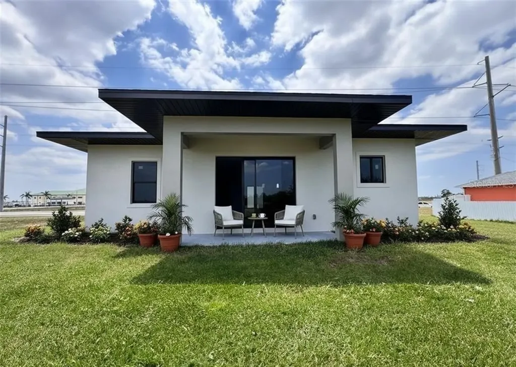 1247 Kismet Parkway W Cape Coral FL 33993