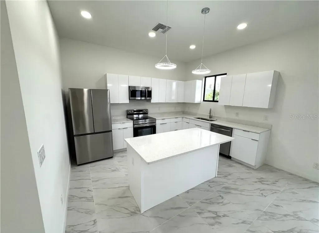1247 Kismet Parkway W Cape Coral FL 33993