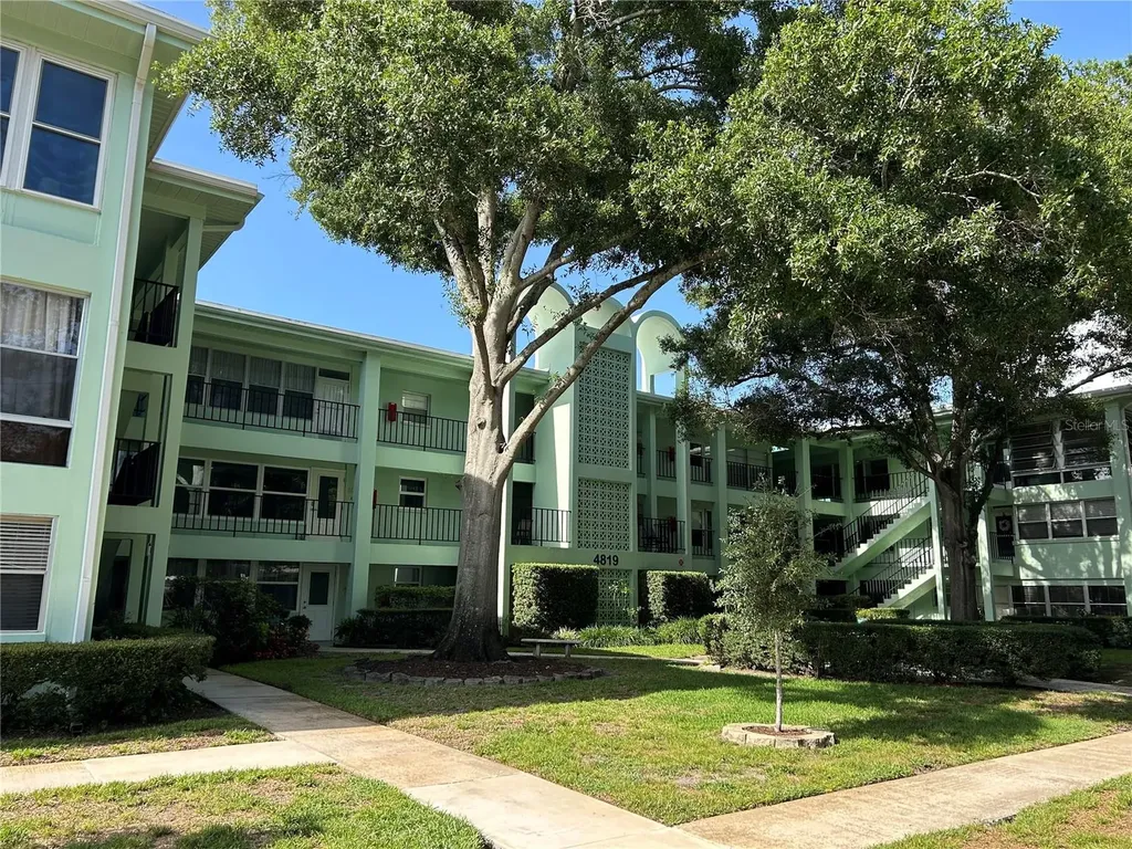 4819 8th Avenue N St Petersburg FL 33713