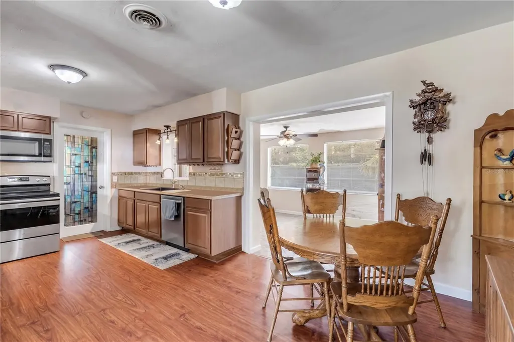 1520 Newport Avenue Deland FL 32724