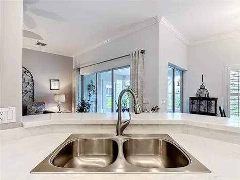 28 Knoll Wood Drive Poinciana FL 34759