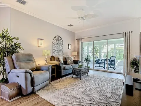 28 Knoll Wood Drive Poinciana FL 34759