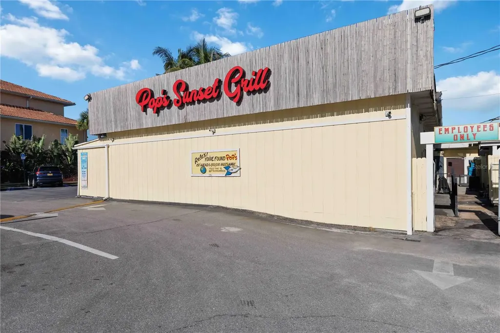 100 Circuit Road Nokomis FL 34275