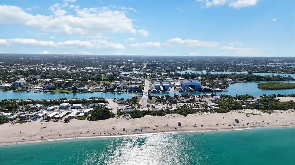 100 Circuit Road Nokomis FL 34275